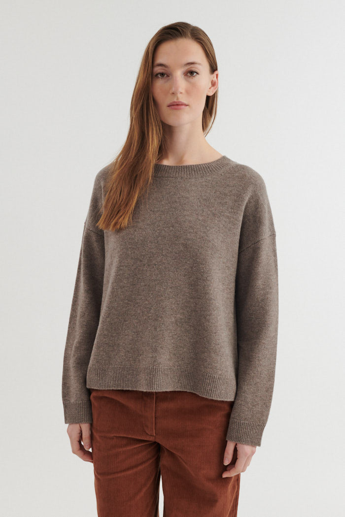 basic-apparel-liz-o-neck-pullover-portobella-merino image 1