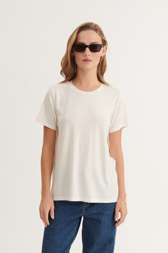 basic-apparel-jolanda-tee-t-shirt-off-white-tencel image 1