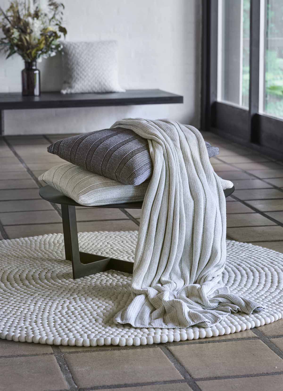 care-by-me-klara-kissen-40x60-coal-dust-baumwolle-cashmere image 4