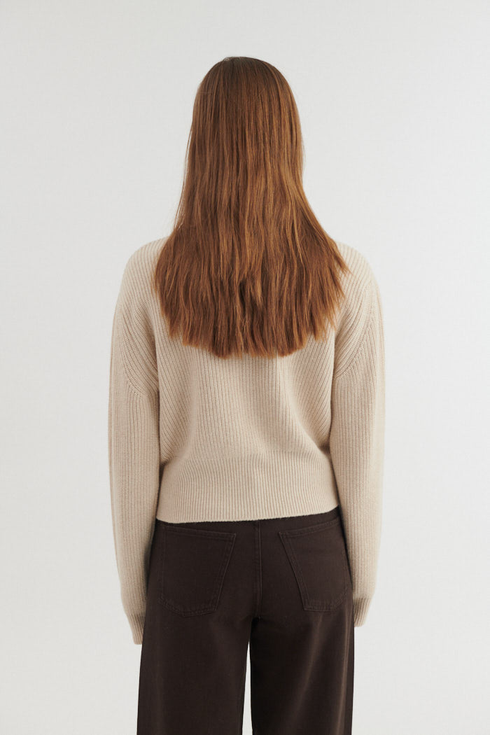 basic-apparel-cady-strickjacke-beige-wollmix-rei-verschluss image 3