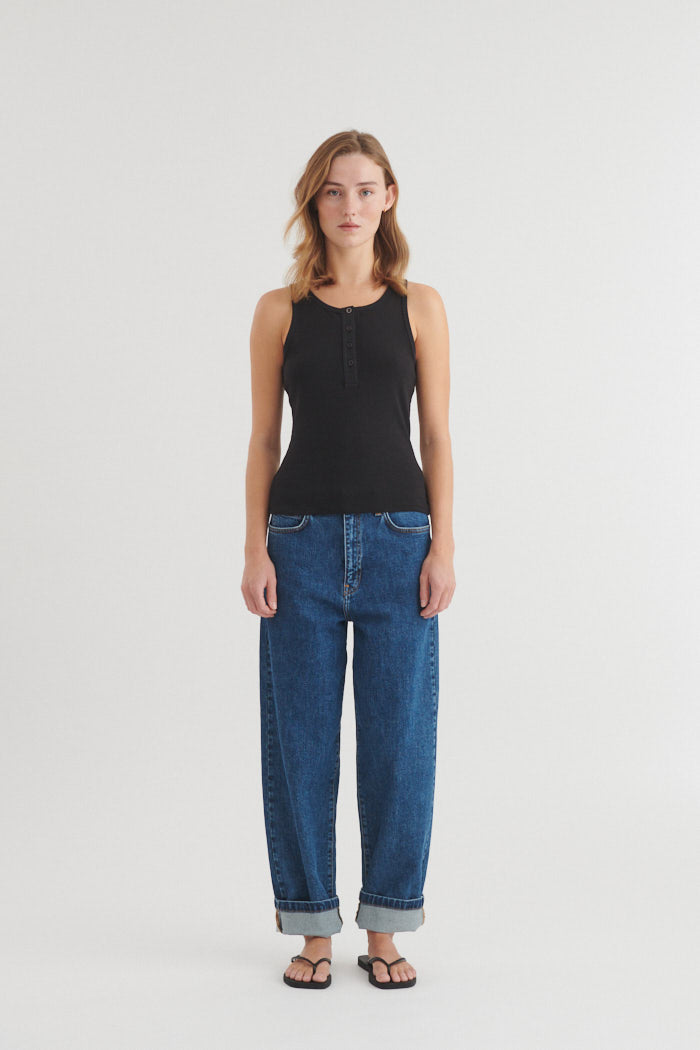 basic-apparel-ludmilla-granddad-tank-top-schwarz-bio-baumwolle image 4
