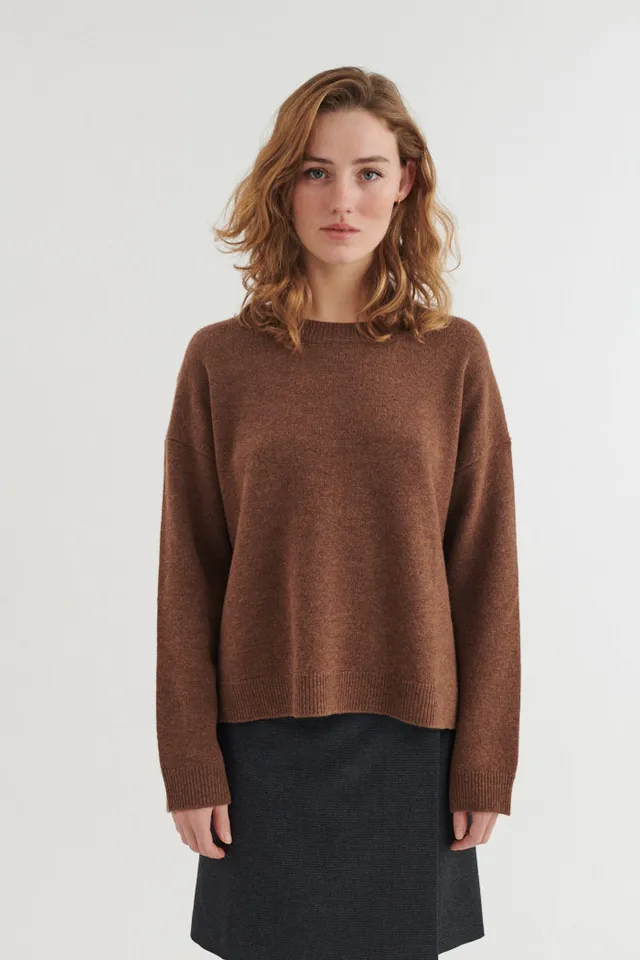basic-apparel-liz-o-neck-pullover-fondue-fudge-merinowolle image 1