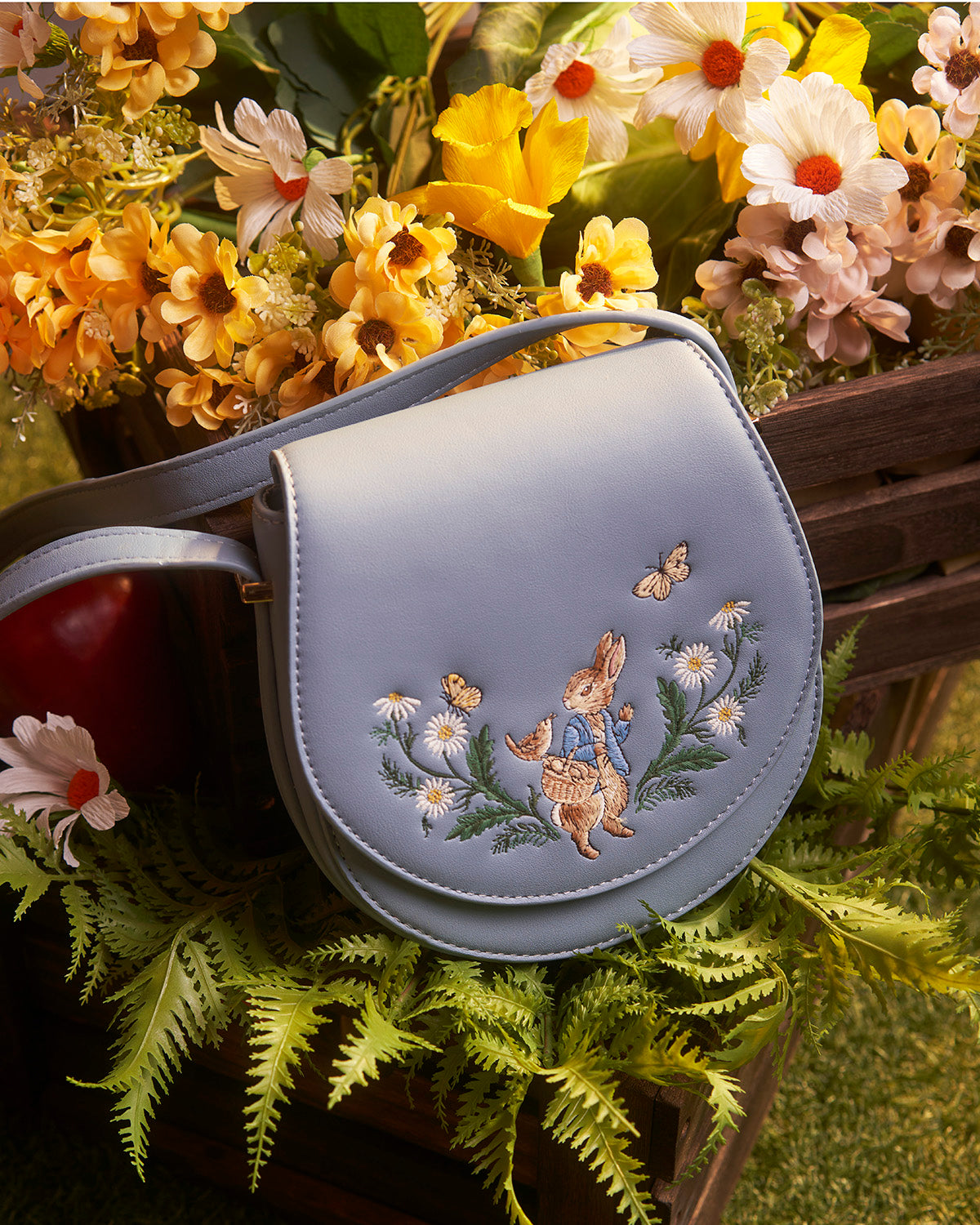 fable-england-peter-rabbit-blue-saddle-bag-tasche-blau image 2
