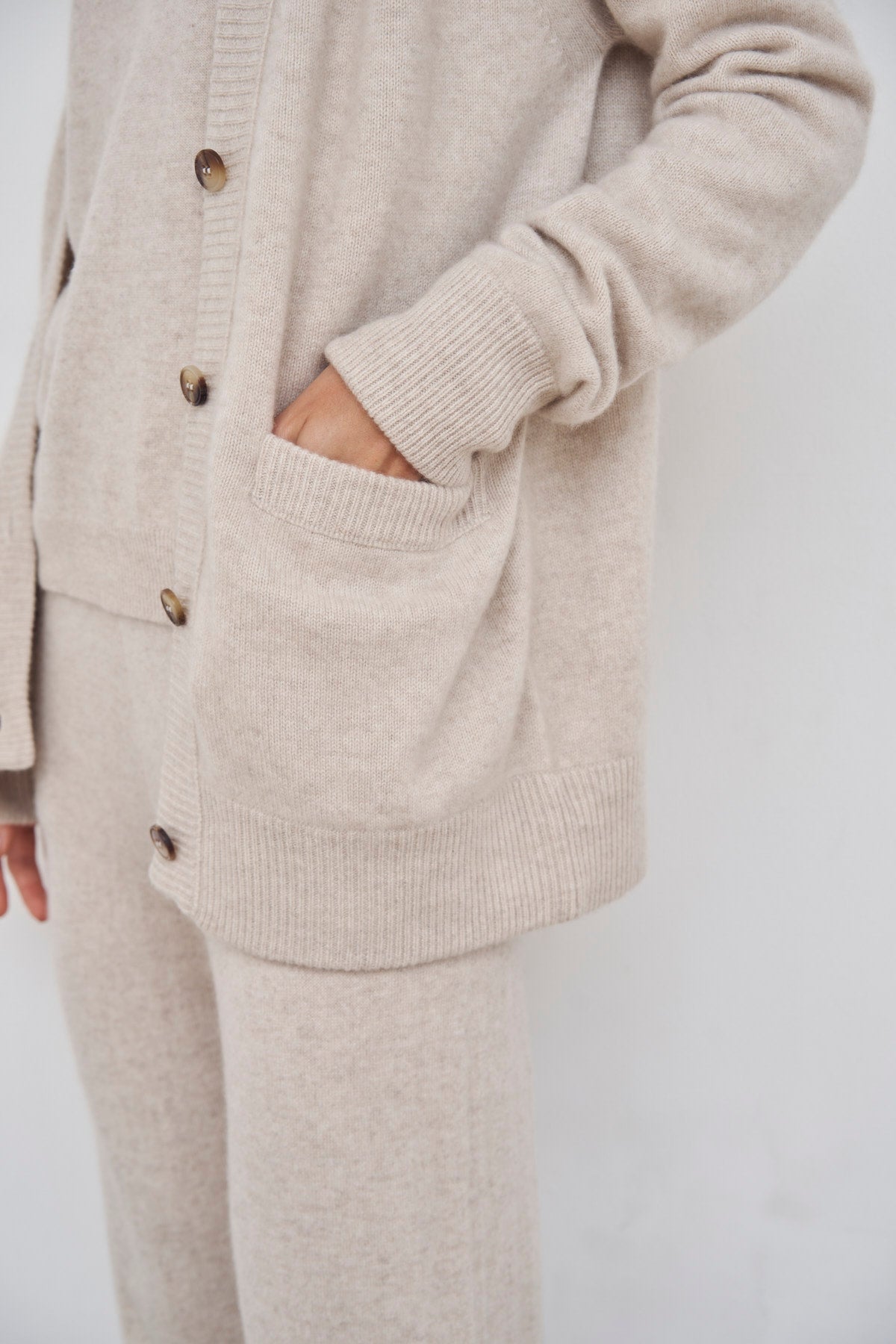 care-by-me-angelina-strickjacke-kaschmir-braun image 2
