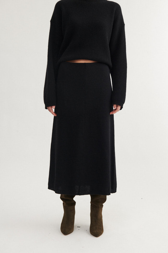 basic-apparel-lise-3-4-skirt-strickrock-black-recyclingwolle image 1
