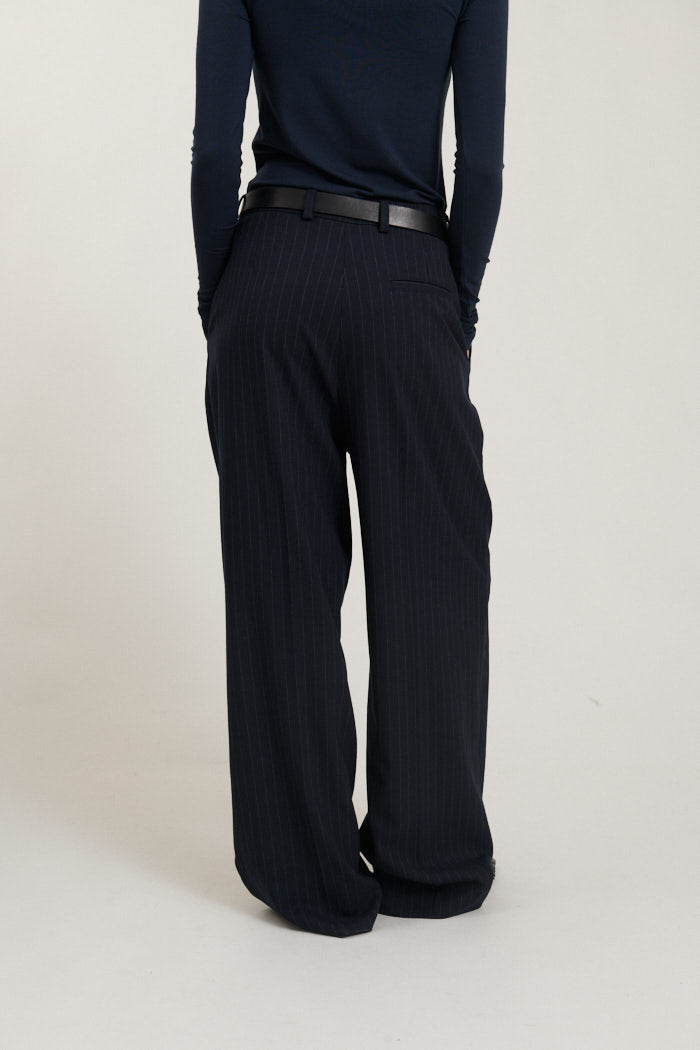 basic-apparel-marjorie-pants-stoffhose-sky-captain-weites-bein image 3