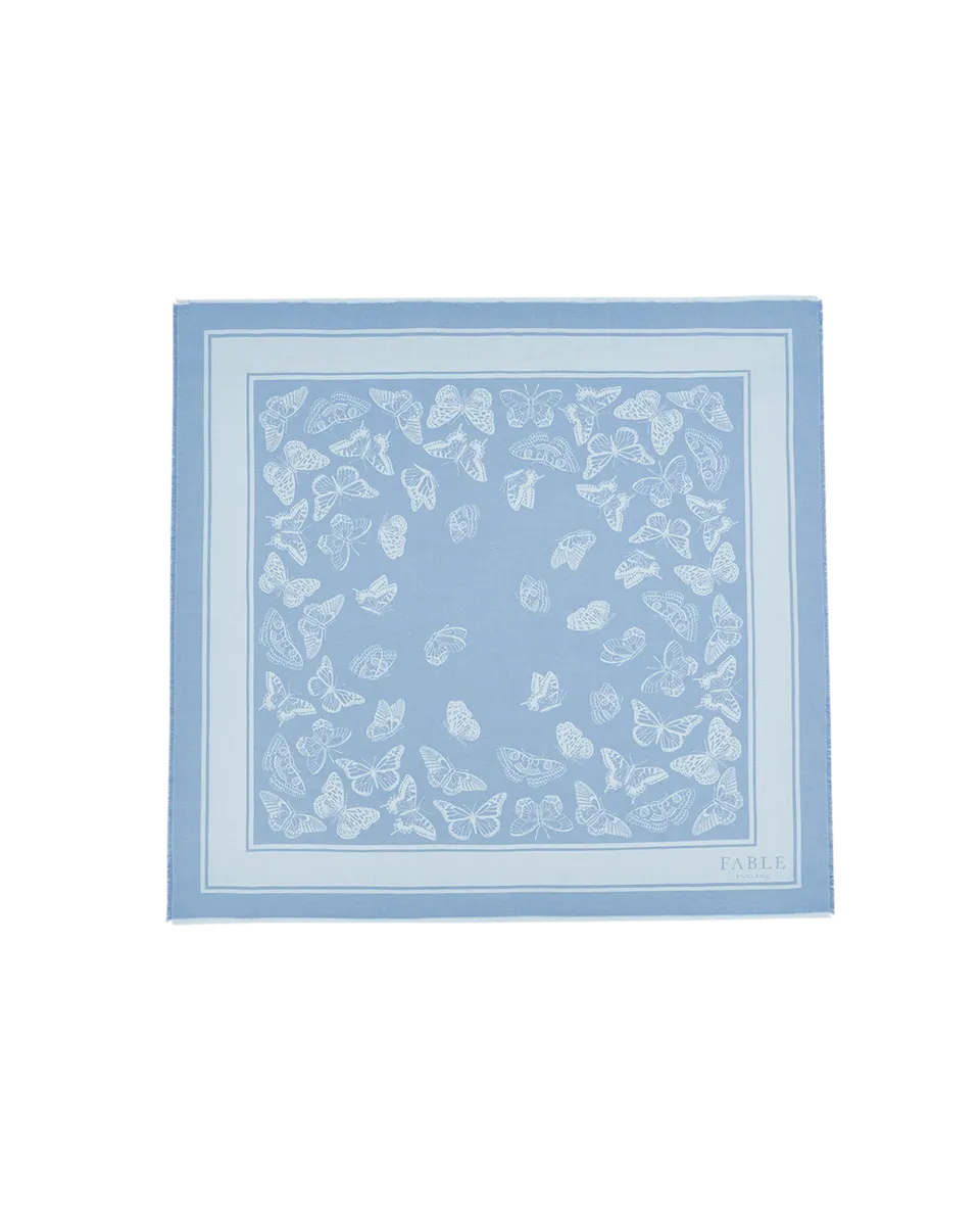 fable-england-butterfly-jacquard-tuch-blau-schmetterling image 1