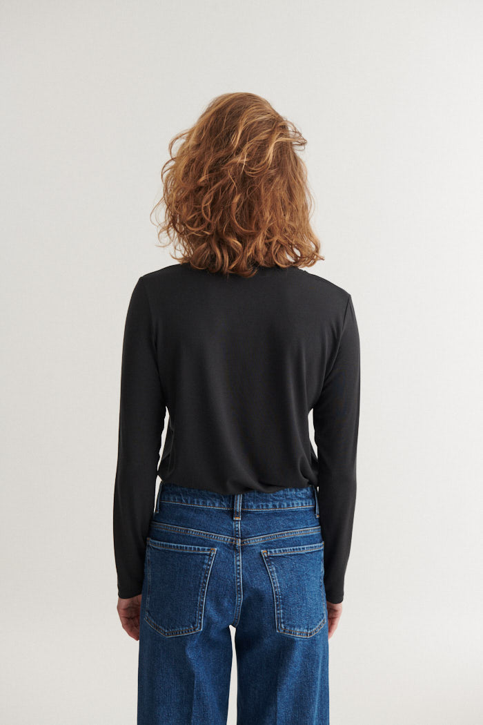 basic-apparel-jolanda-ls-tee-langarmshirt-black-tencel image 3