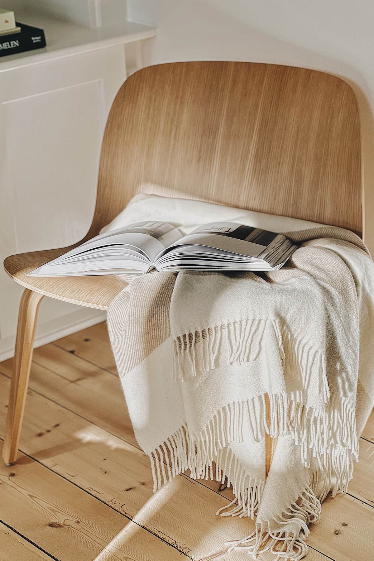 care-by-me-karla-throw-wolldecke-130x180-grau-gestreift image 8