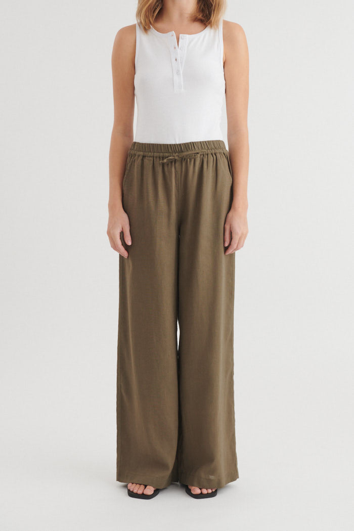 basic-apparel-carina-pants-leinenhose-sea-turtle-gr-n image 1