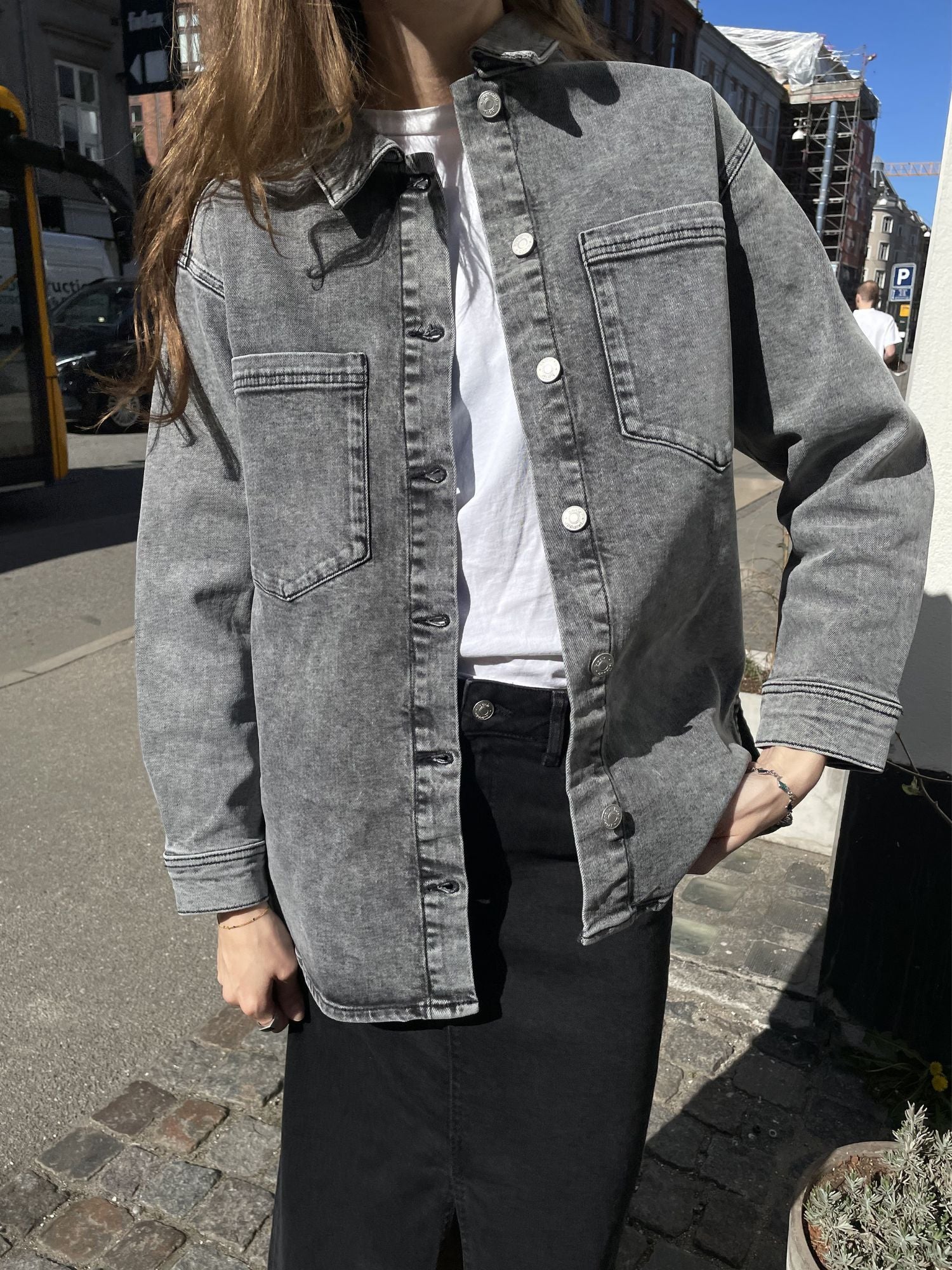 basic-apparel-etta-ba529-01-hemd-grau-bio-baumwolle-oversize image 2