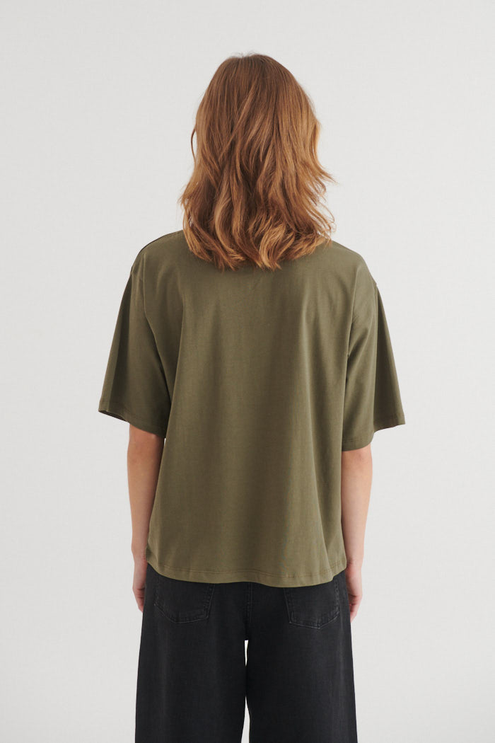 basic-apparel-raja-tee-damen-t-shirt-army-oversize-bio image 4