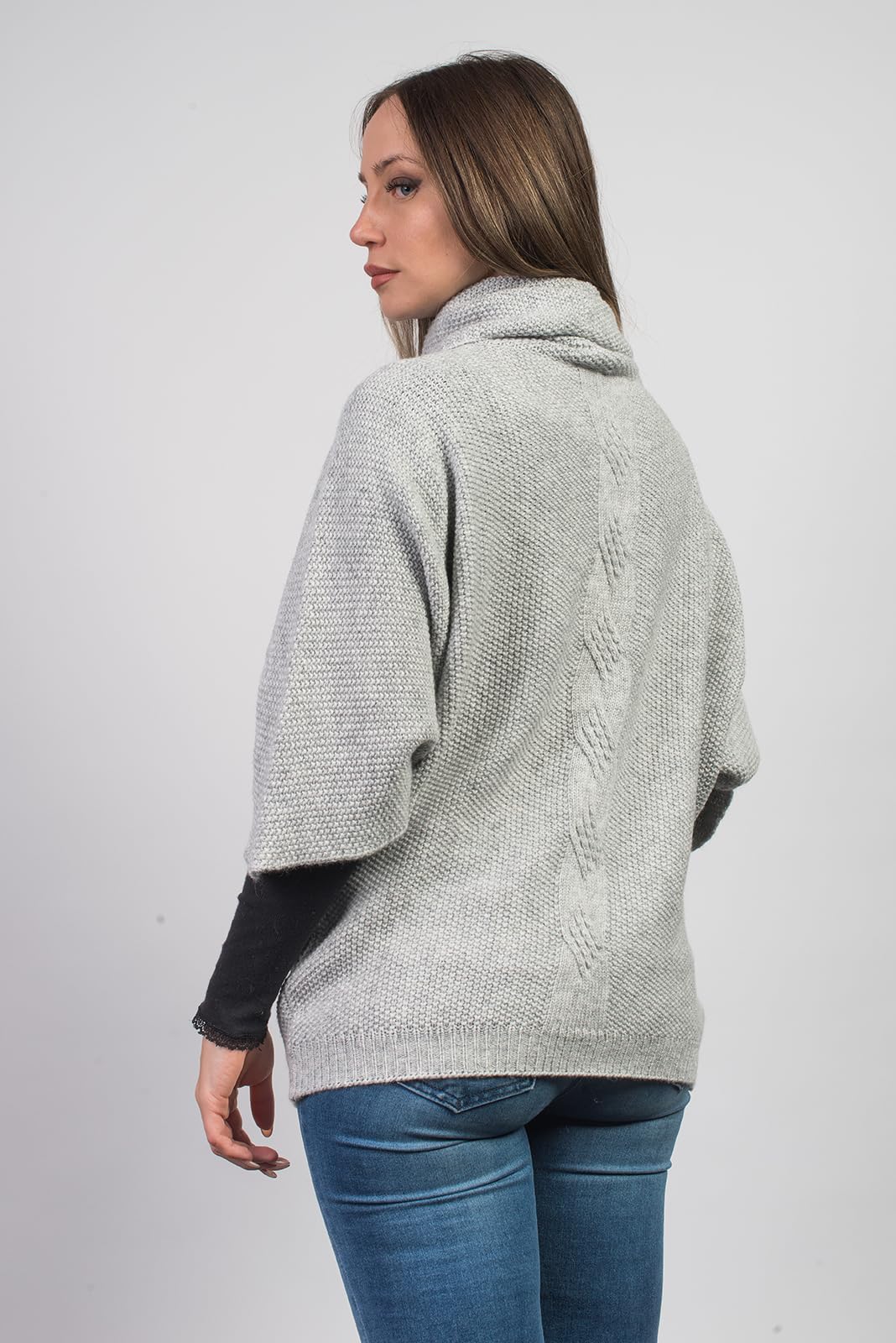 dalle-piane-cashmere-poncho-grau-zopfmuster-woll-kaschmir image 3