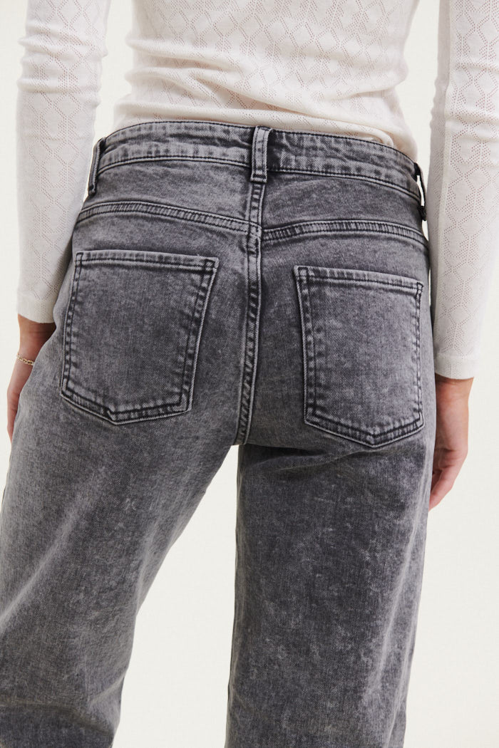 basic-apparel-elisa-jeans-damen-grau-bio-baumwolle image 6