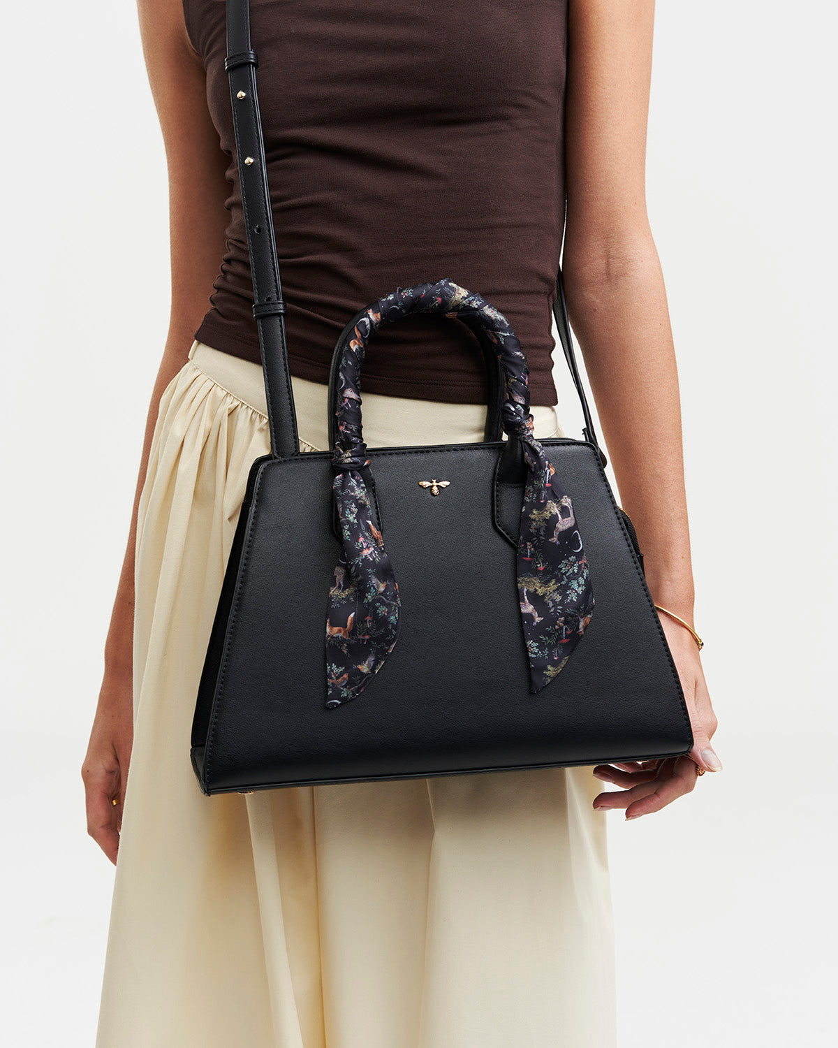 fable-england-grace-tote-tasche-schwarz-kunstleder image 2