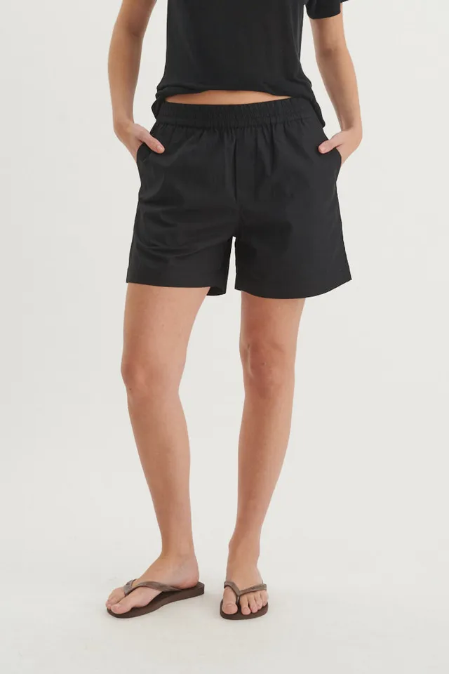 basic-apparel-silje-ba416-20-shorts-black-bio-baumwolle image 1