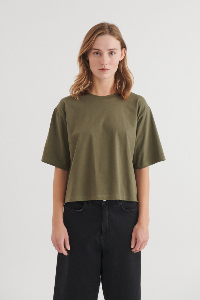 basic-apparel-raji-peace-love-t-shirt-riviera-bio image 3