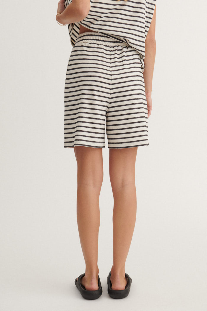 basic-apparel-mary-shorts-damen-shorts-birch-black-gestreift image 3