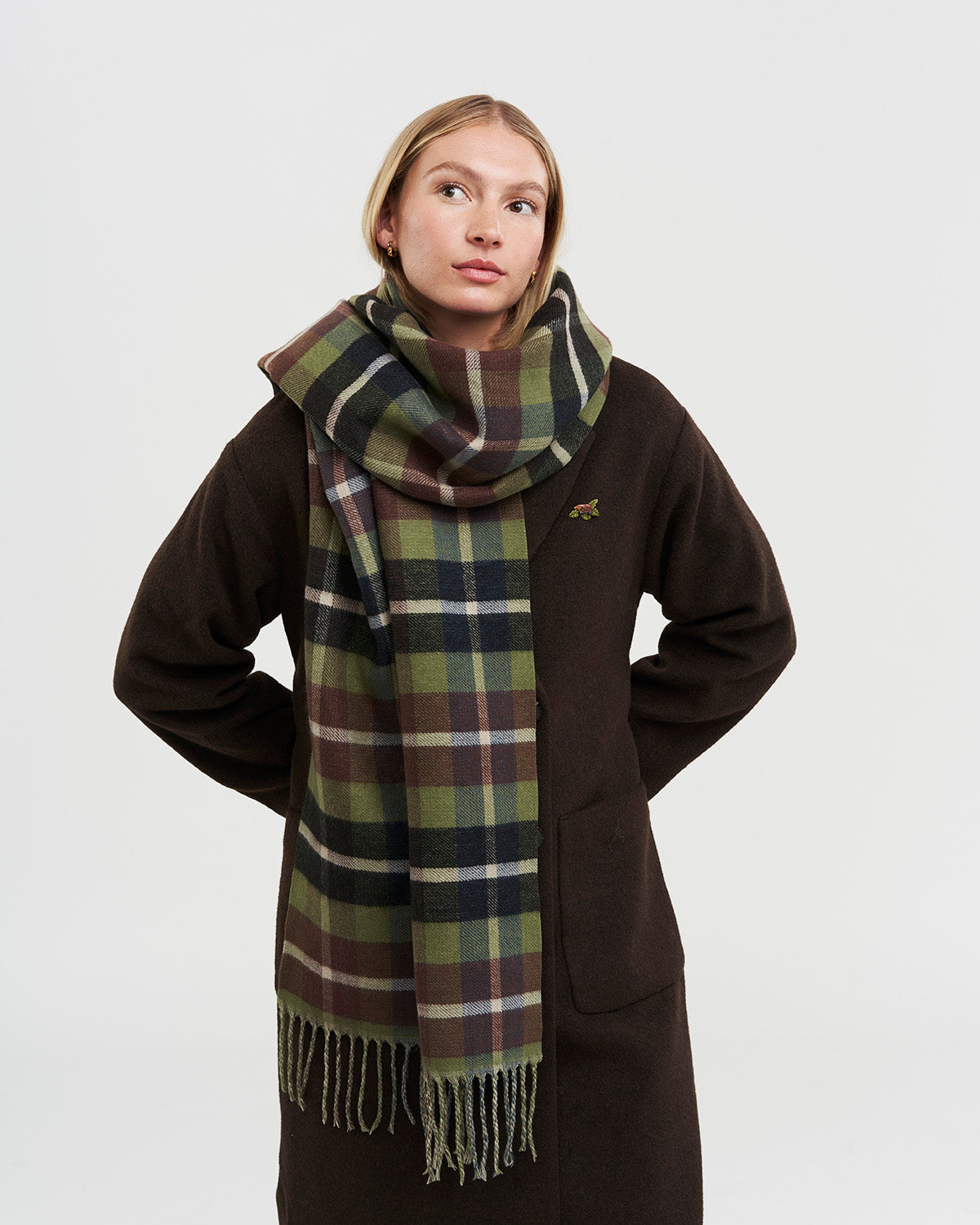 fable-england-scarves-woodland-jacquard-schal-khaki-lang image 2