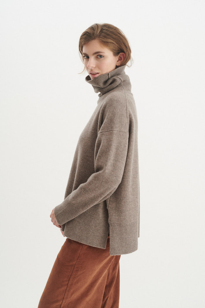 basic-apparel-liz-pullover-portobella-merino-oversize image 2