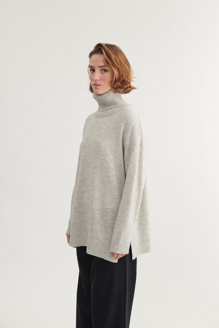 basic-apparel-line-t-neck-pullover-grau-recyclingwolle image 2