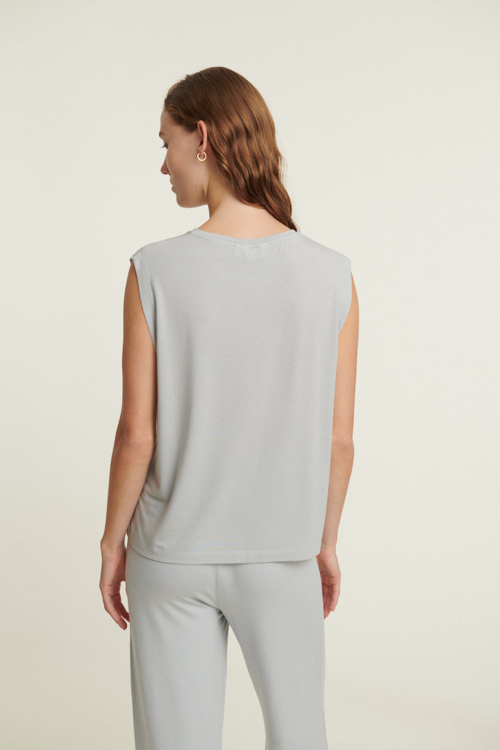 basic-apparel-jolanda-tank-high-rise-tencel-top image 3