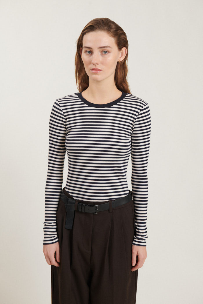 basic-apparel-ludmilla-ls-tee-langarmshirt-birch-navy-bio image 1