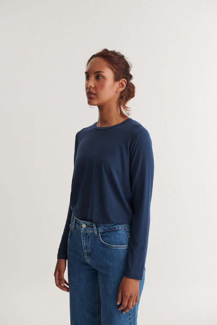 basic-apparel-jolanda-ls-tee-langarmshirt-navy-tencel image 2