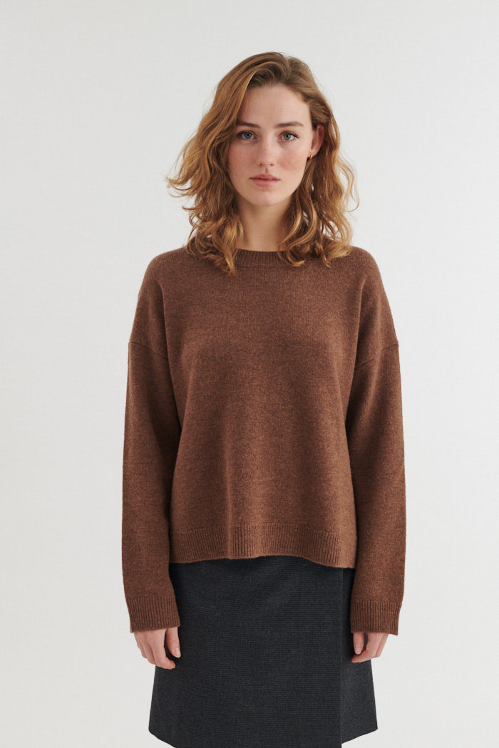 basic-apparel-liz-o-neck-pullover-fondue-fudge-merinowolle image 1