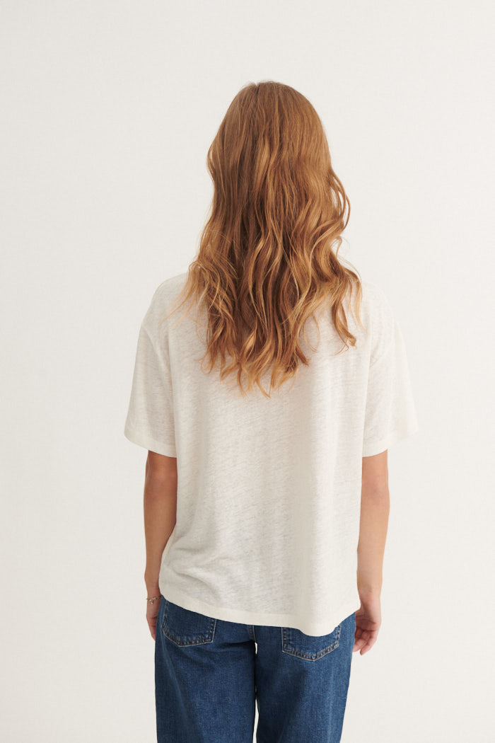 basic-apparel-ryda-v-neck-tee-t-shirt-off-white-leinen image 3