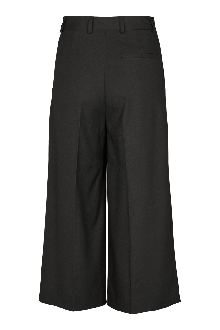 basic-apparel-marjo-cropped-hose-black-recyceltes-polyester image 8