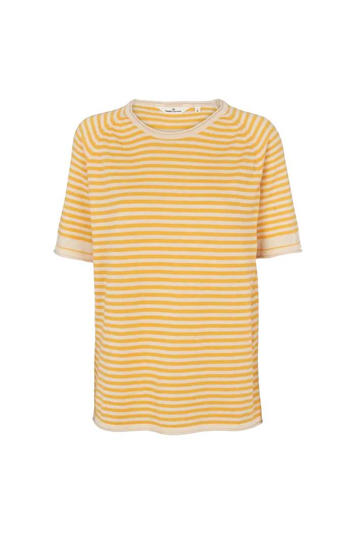 basic-apparel-soya-ss-mini-stripe-t-shirt-birch-gold-bio image 1