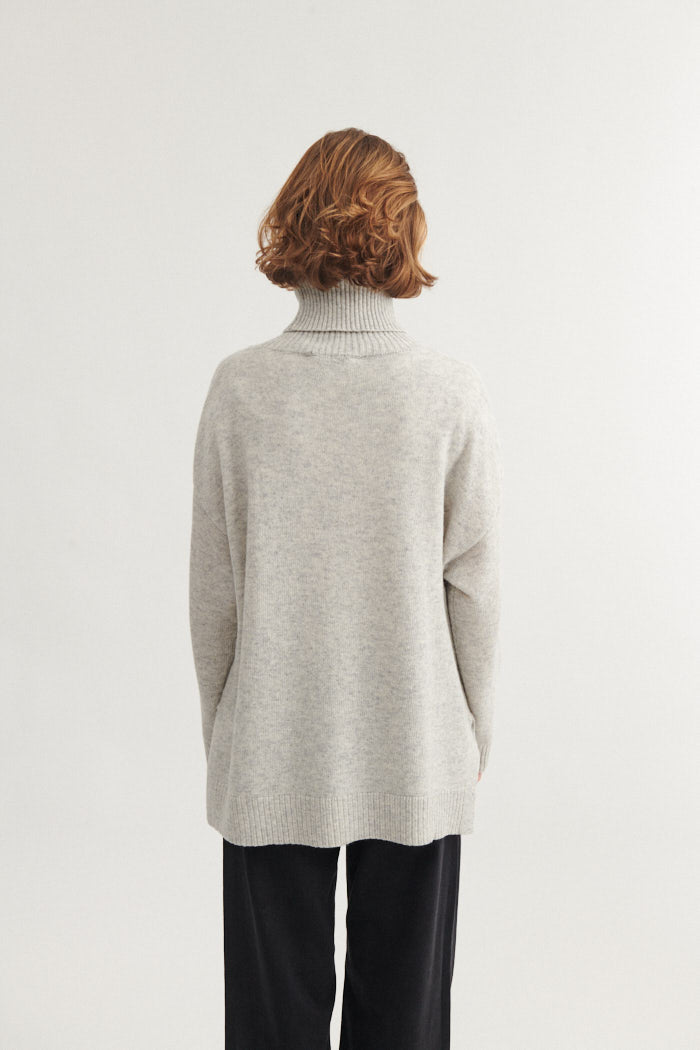 basic-apparel-line-t-neck-pullover-grau-recyclingwolle image 3