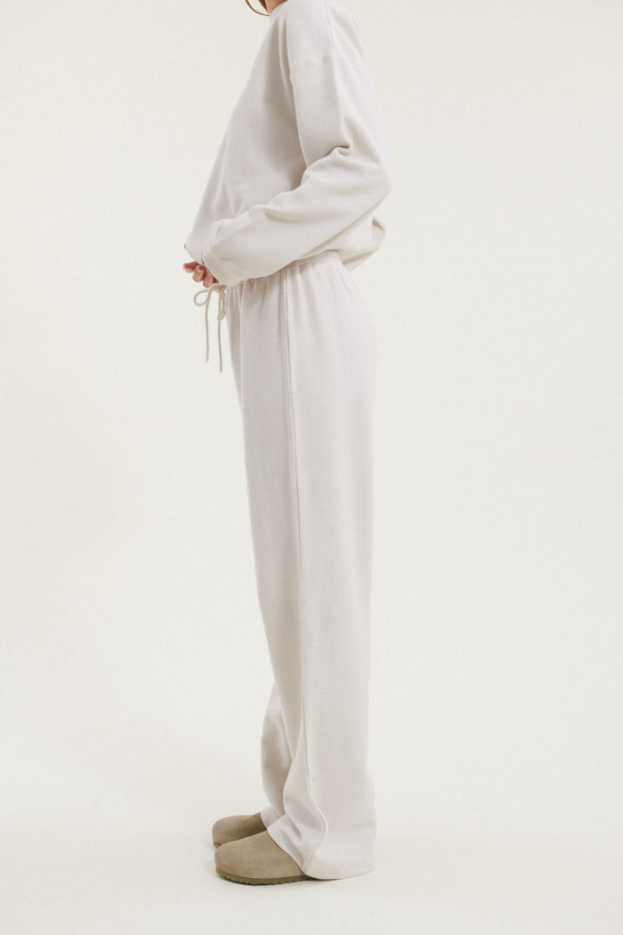 basic-apparel-kat-sweatpants-damen-beige-bio-baumwolle image 2