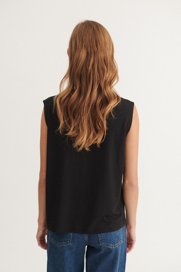 basic-apparel-jolanda-ba121-10-top-schwarz-tencel image 3