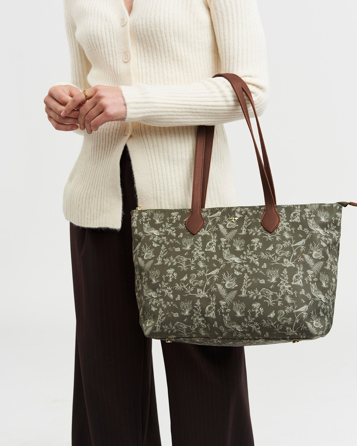 fable-england-edith-orla-scene-tote-bag-tasche-khaki image 2