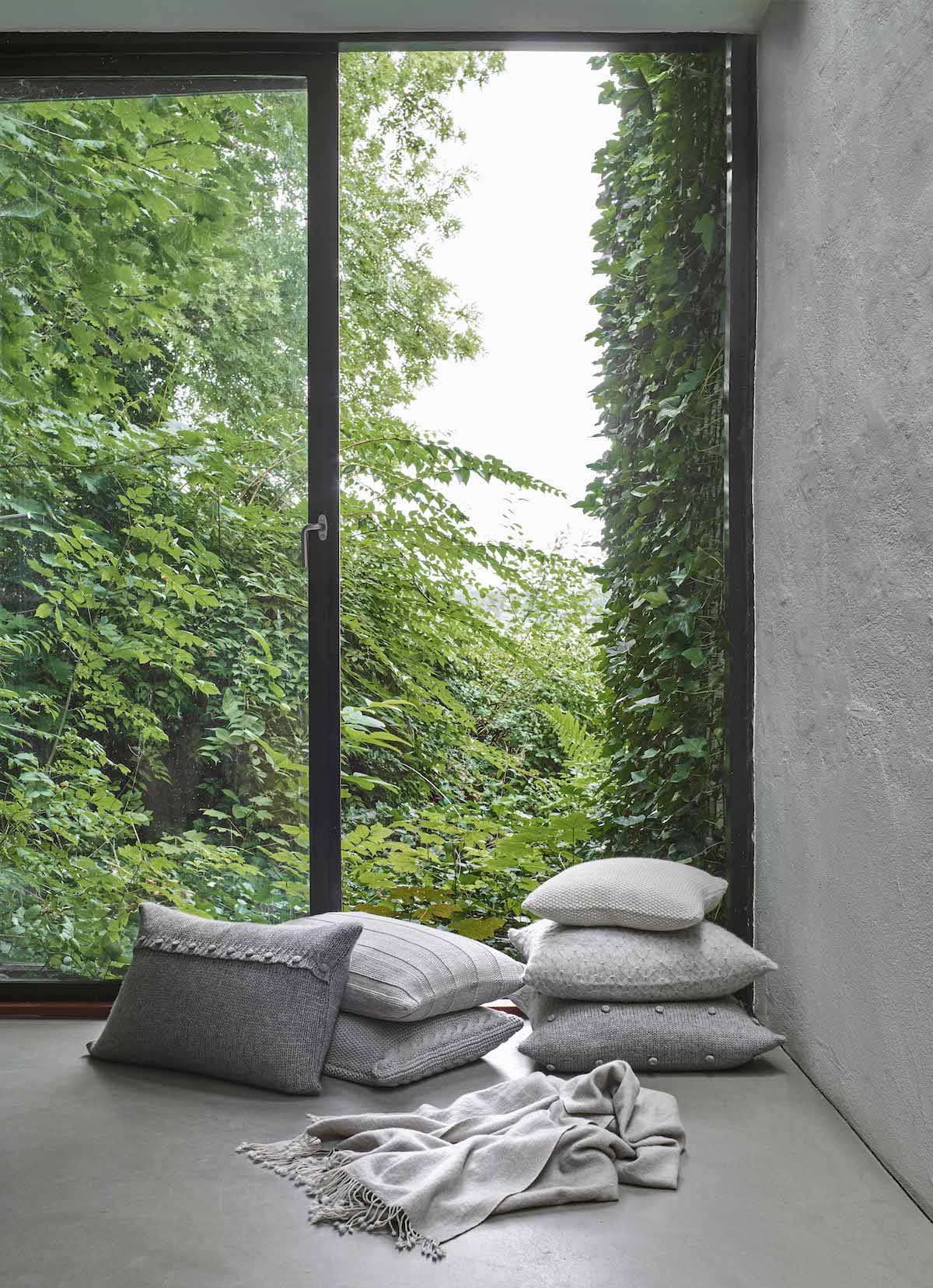 care-by-me-klara-kissen-40x60-coal-dust-baumwolle-cashmere image 5