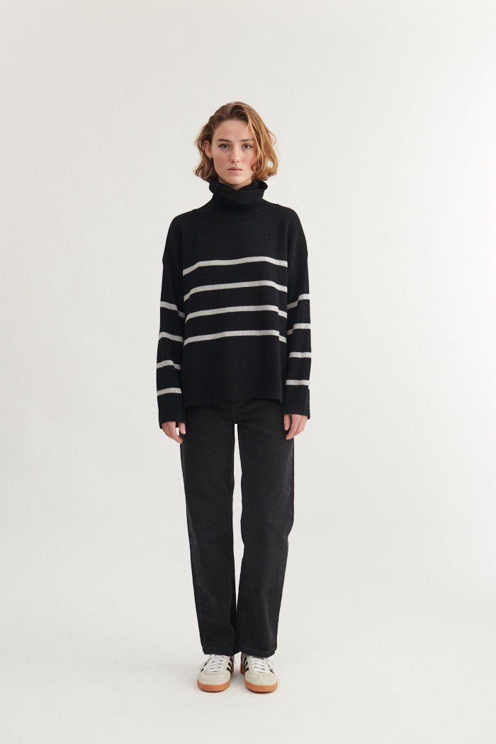 basic-apparel-lise-striped-t-neck-pullover-black-recycling image 4
