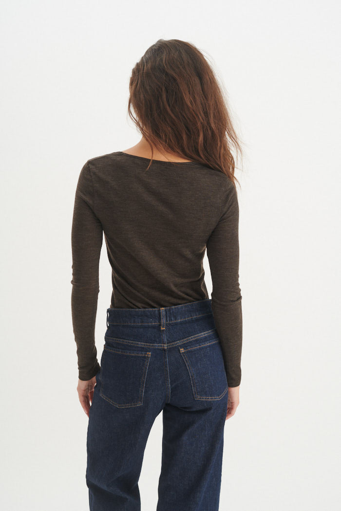 basic-apparel-rinja-ls-tee-langarmshirt-chocolate-wolle-lyocell image 3