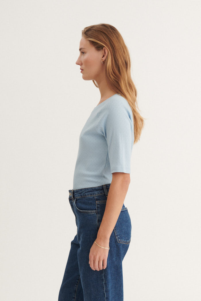 basic-apparel-arense-tee-damen-t-shirt-cashmere-blue-bio-slim image 2
