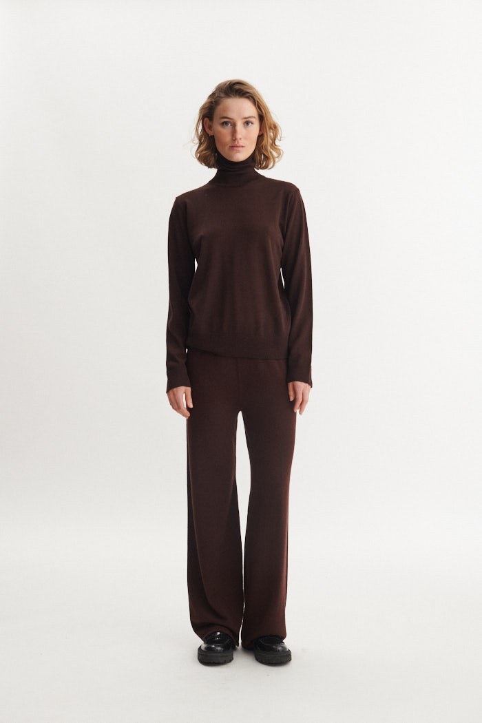 basic-apparel-vera-roll-neck-pullover-chocolate-torte-merino image 4