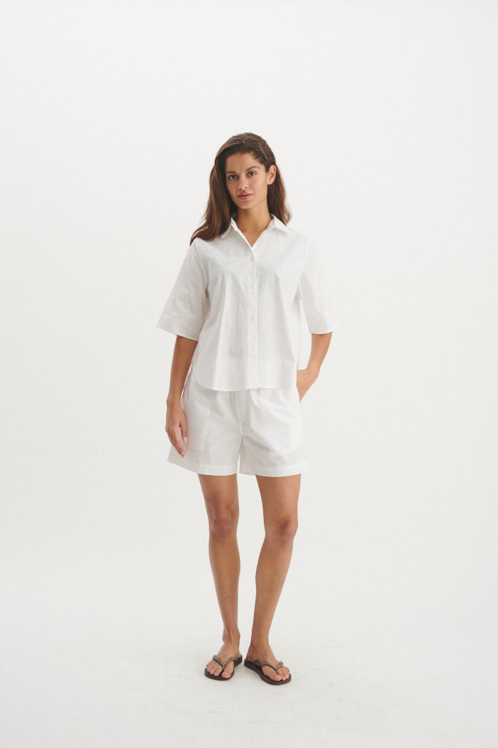 basic-apparel-silje-shorts-bright-white-bio-baumwolle image 4