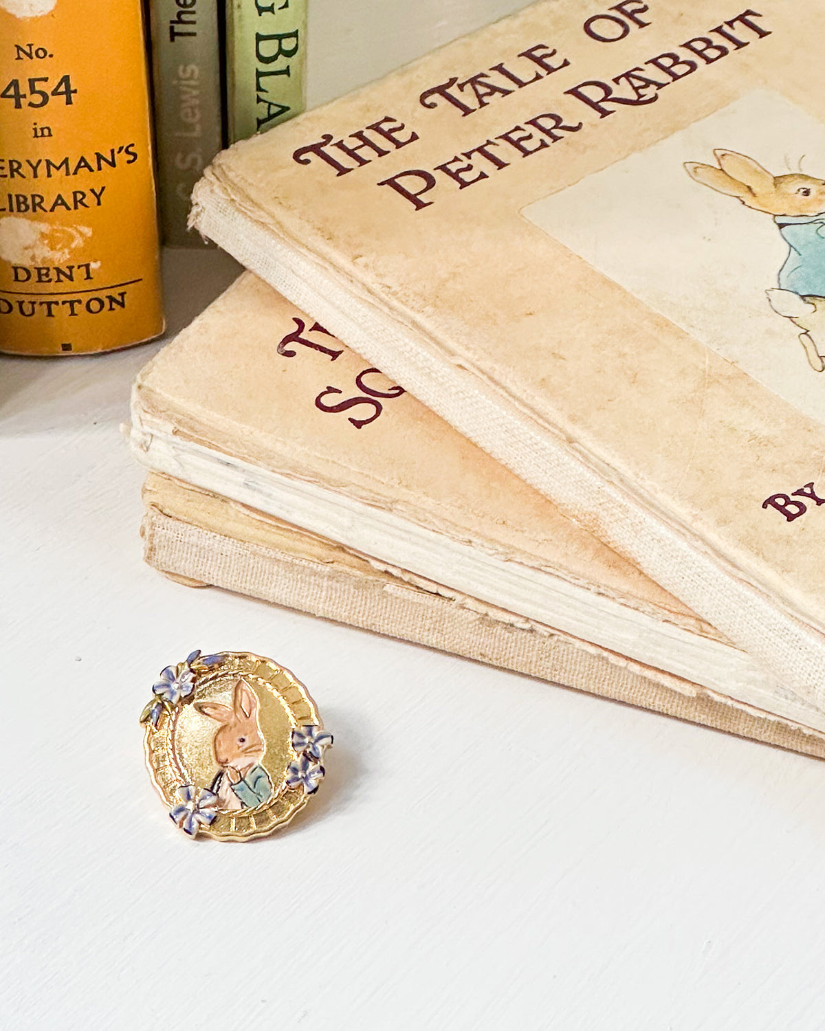 fable-england-peter-rabbit-brosche-gold-cameo image 2