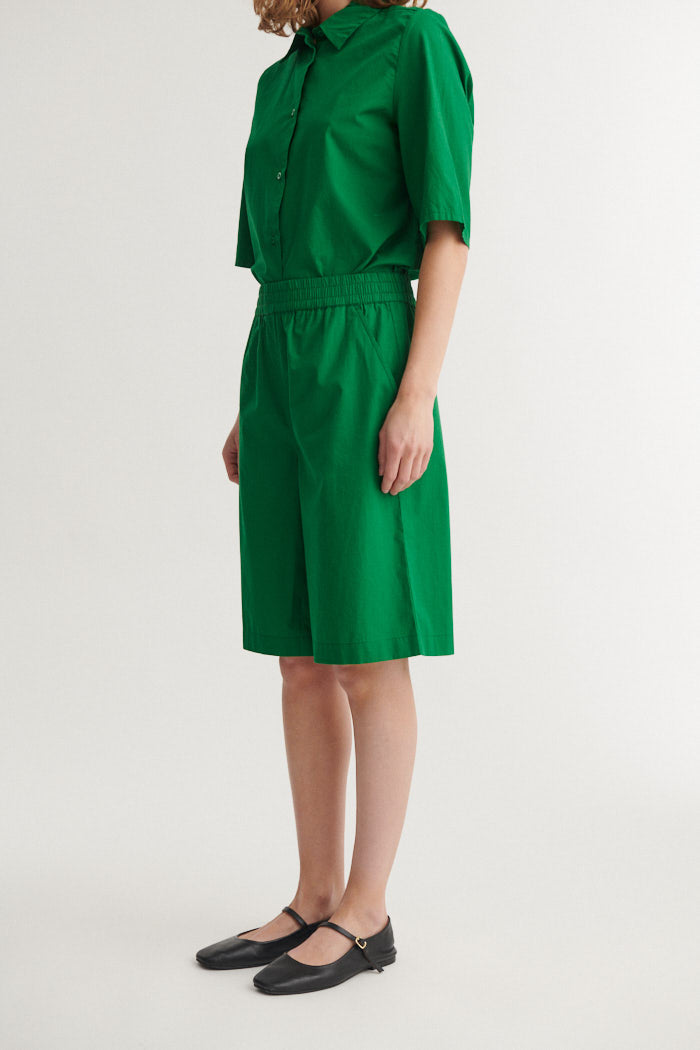 basic-apparel-silje-bermuda-shorts-abundant-green-bio image 2