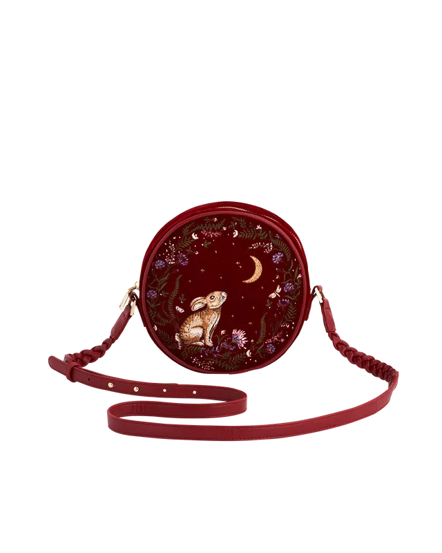 fable-england-handbags-circle-bag-rabbit-rot-bestickt image 1