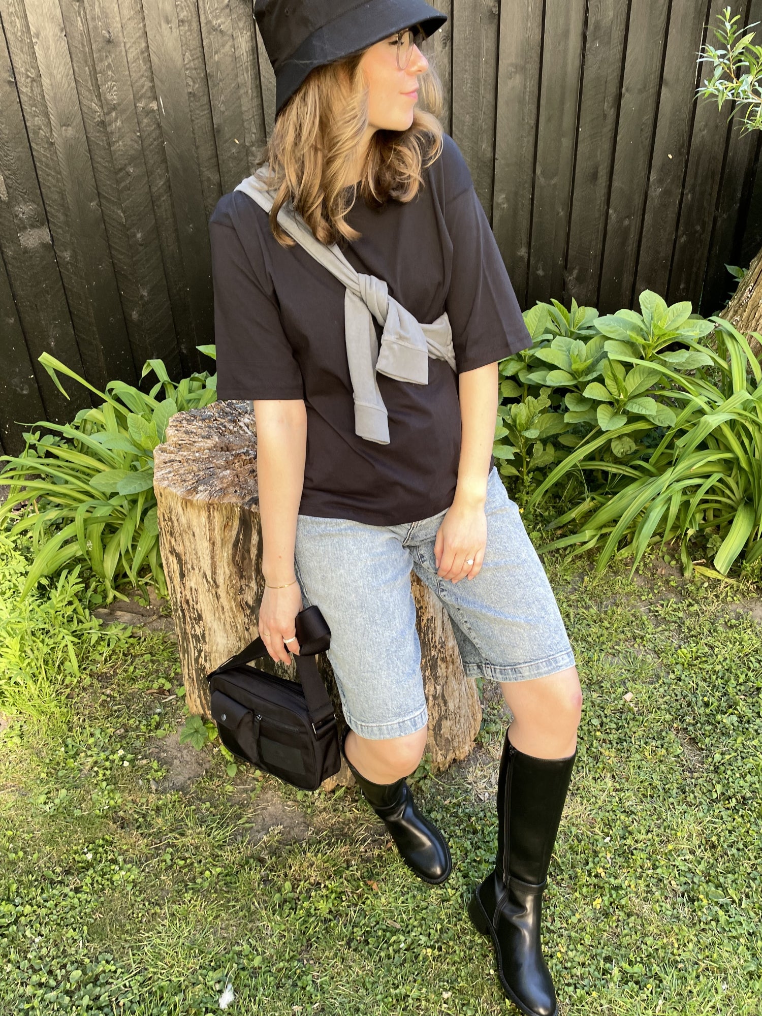 basic-apparel-raja-tee-t-shirt-black-oversize-bio-baumwolle image 2