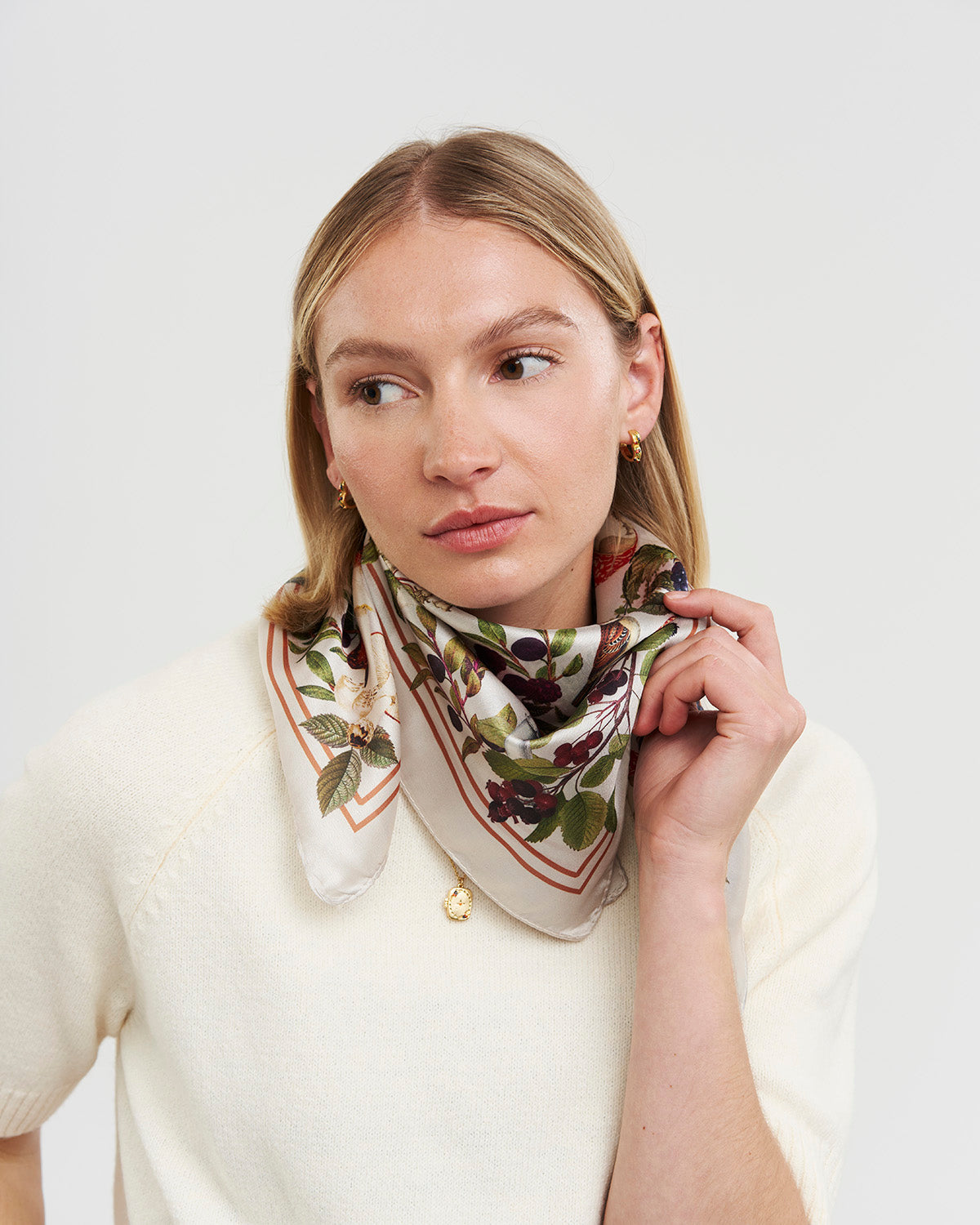 fable-england-orla-mushroom-tuch-ivory-quadratisch image 3