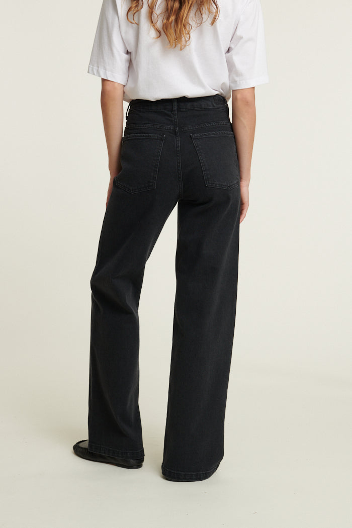 basic-apparel-enya-black-jeans-damen-schwarz-weites-bein image 3