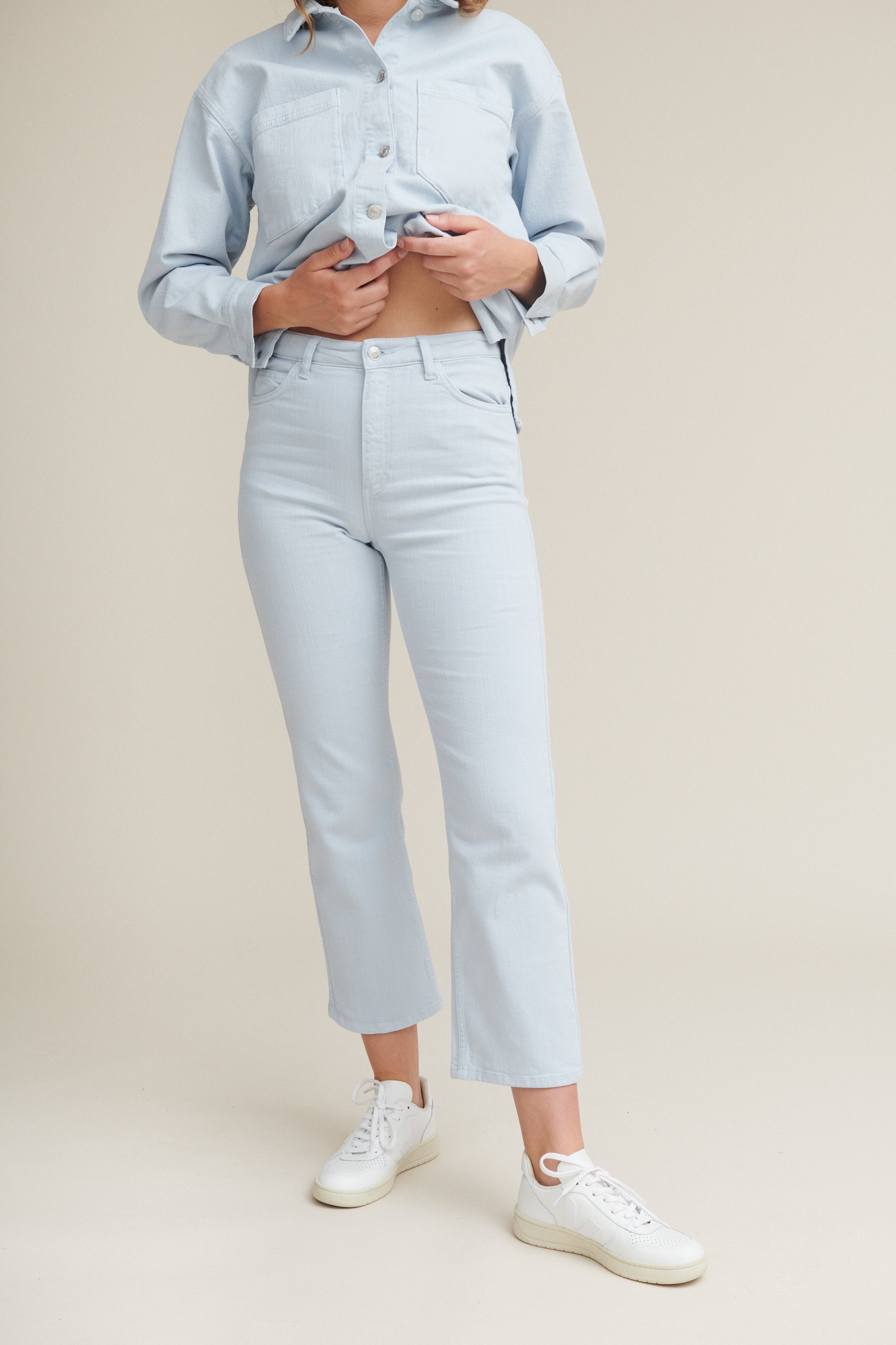 basic-apparel-ellen-jeans-celestial-blue-mom-jeans-bio-baumwolle image 3