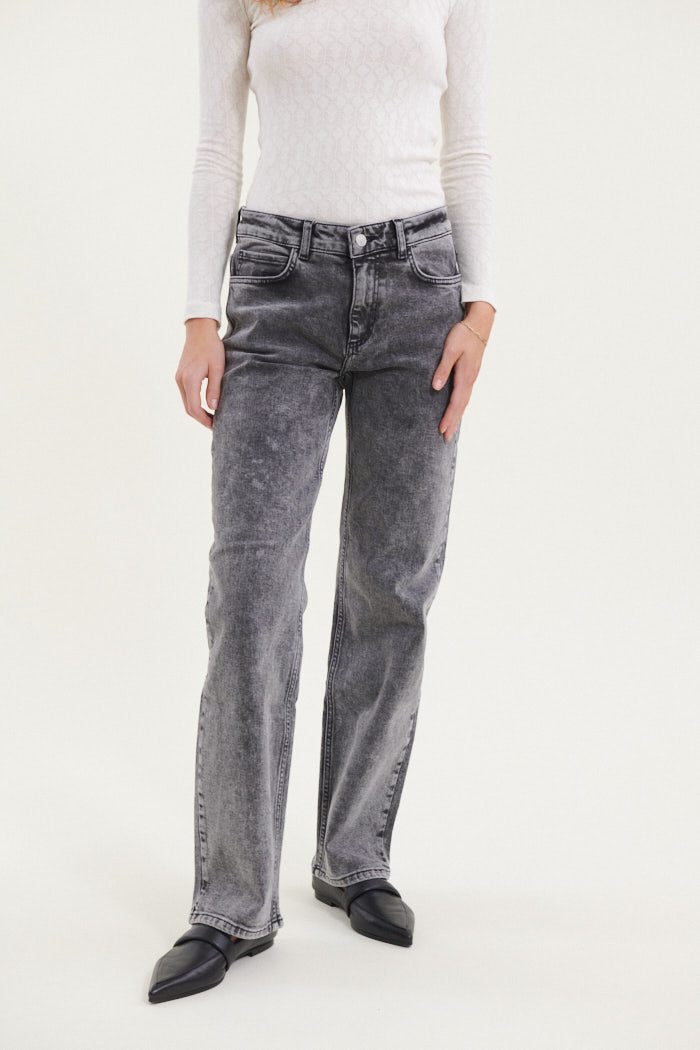 basic-apparel-elisa-jeans-damen-grau-bio-baumwolle image 3